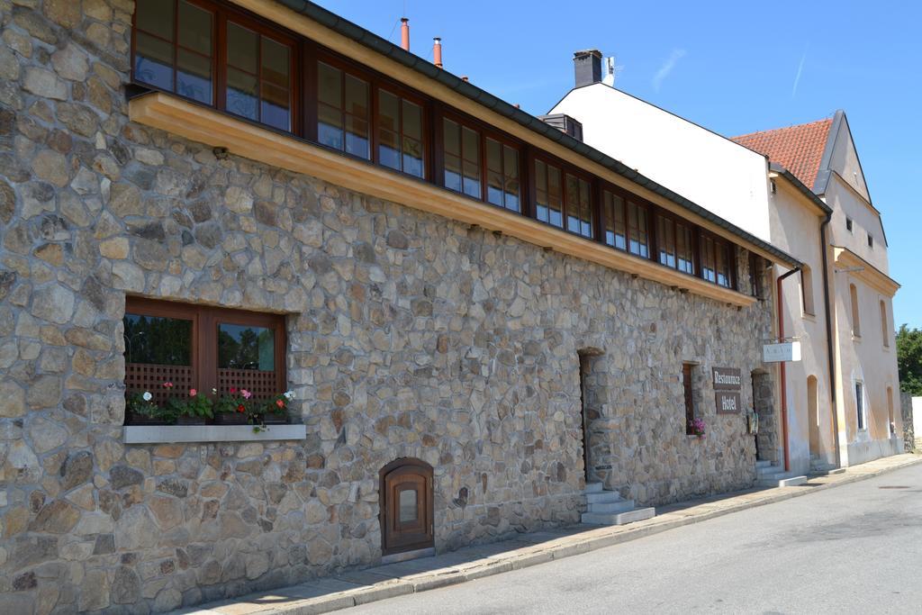 Hotel Anton Telc Exterior photo